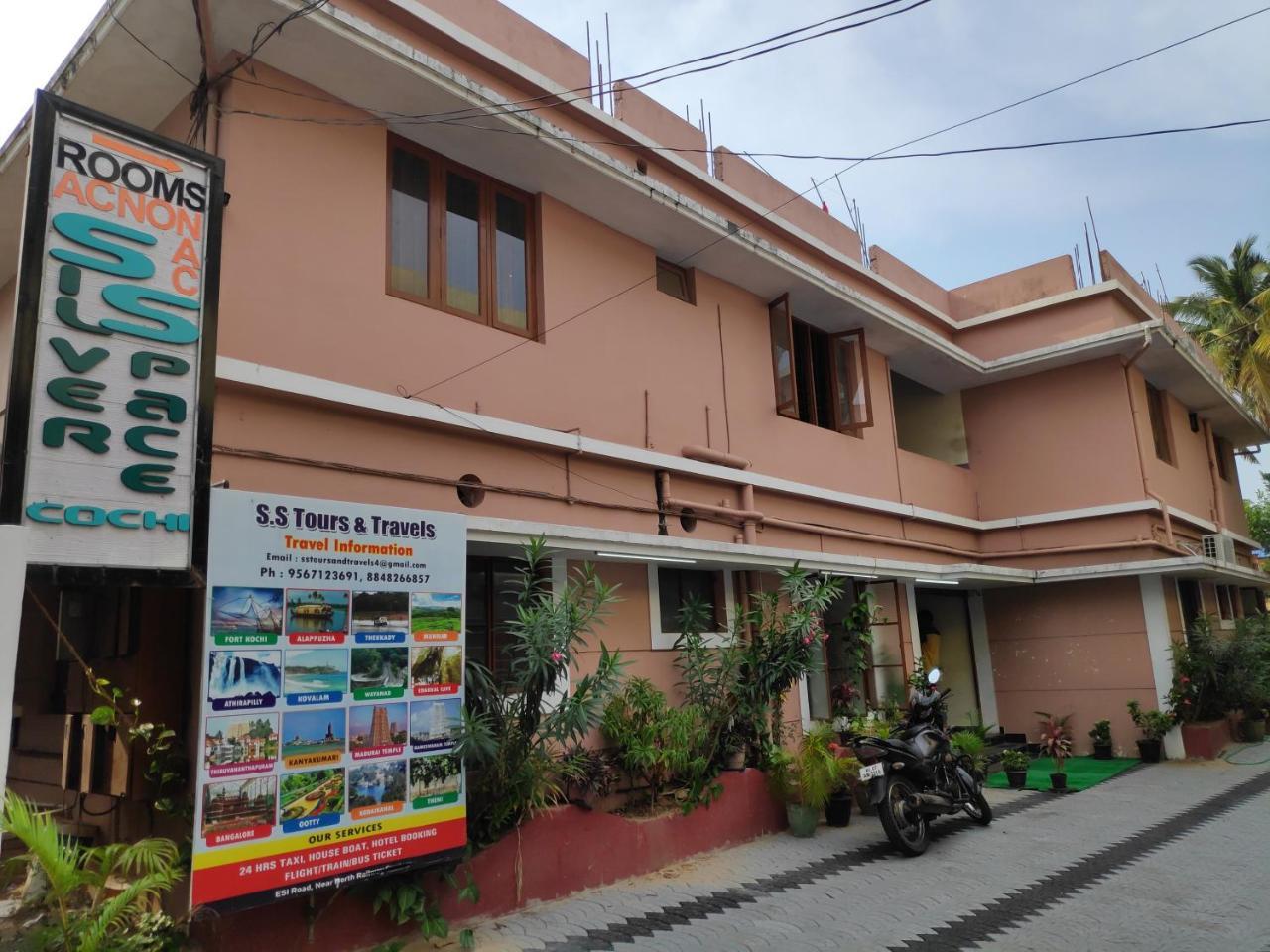 Hotel Silver Space Ernakulam Εξωτερικό φωτογραφία