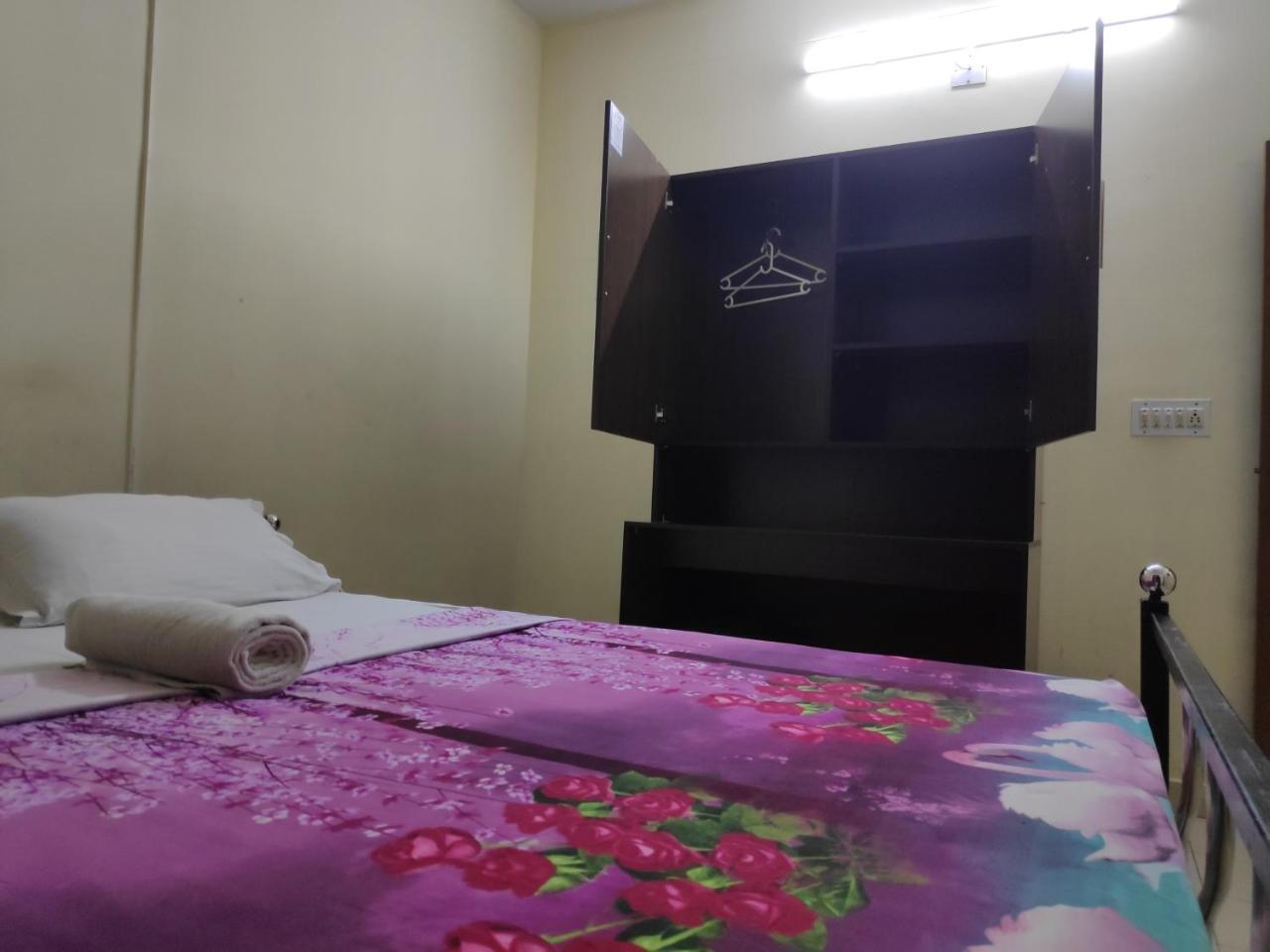 Hotel Silver Space Ernakulam Εξωτερικό φωτογραφία